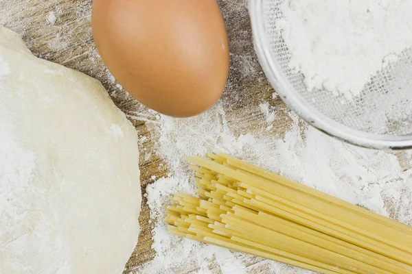 Spaghetti Secchi Uova Farina Cucina Cucina Pranzo Cibo Fatto Casa — Foto Stock