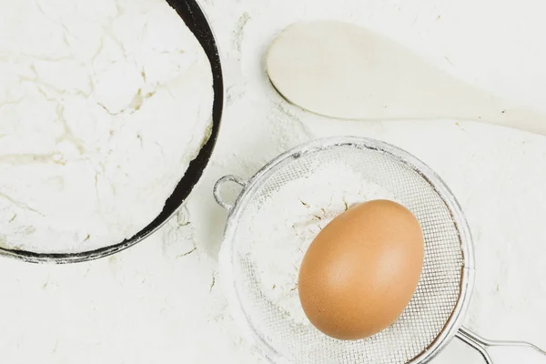 Gli Ingredienti Cottura Uovo Impasto Nel Piatto Preparazione Pane Fatto — Foto Stock