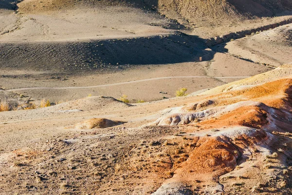 Las Colinas Rojas Las Montañas Otoño Rocas Coloridas Viaje Través — Foto de Stock