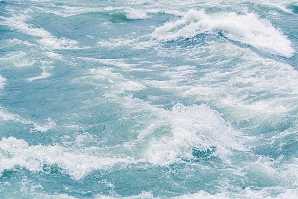 青い海の波 川の流れ — ストック写真