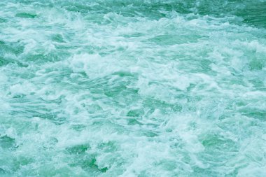 dalgalar, fırtınalı deniz dalgaları, hızlı akan dağ nehri