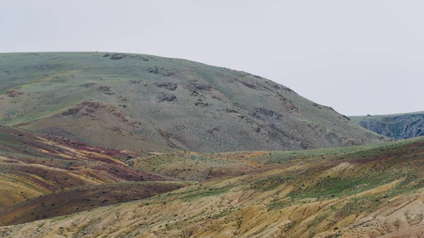 Collines Rouges Douces Voyage Travers Vallée Montagne Pâturages Pour Animaux — Photo