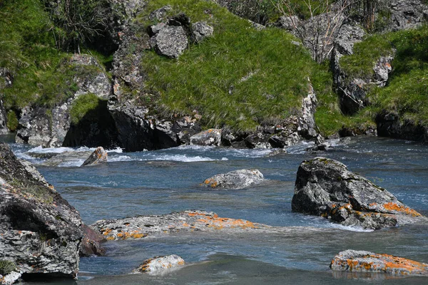 Berbatu Pantai Laut Sungai Cepat Lembah Pegunungan Laut Surfing Pada — Stok Foto