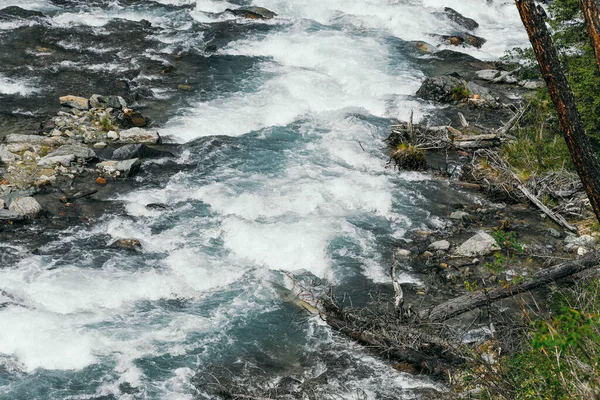 Fluss Mit Schnell Fließendem Wasser Gebirgsbach Felsen Reisen Ins Gebirgstal — Stockfoto