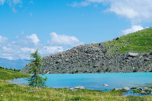 Horské Modré Jezero Mezi Skalami Kamenný Hřeben Říčním Údolí Pod — Stock fotografie