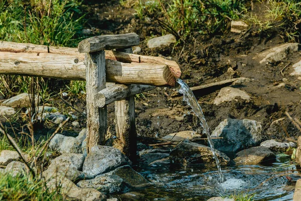 Acueducto Madera Del Arroyo Riego Entrega Agua Través Bebedero Madera — Foto de Stock