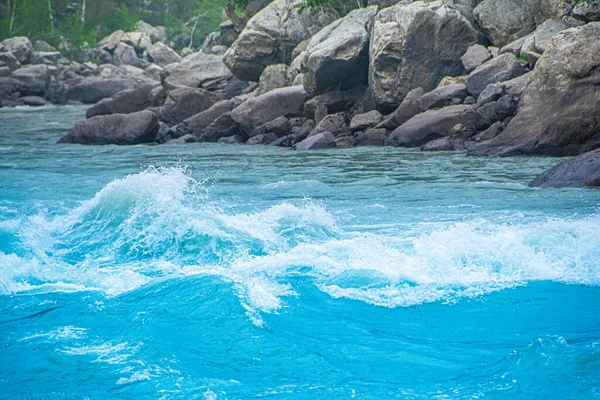 Блакитна Вода Ється Скелях Морський Серфінг Швидкий Потік Гірської Річки — стокове фото