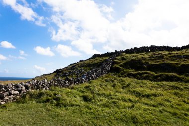 Inish daha fazla, İrlanda