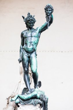 Medusa 'nın başıyla Perseus. 
