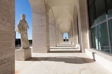 Kare Kolezyum, Roma