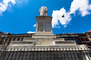  Dante Alighieri Meydanı Center'da Napoli, İtalya