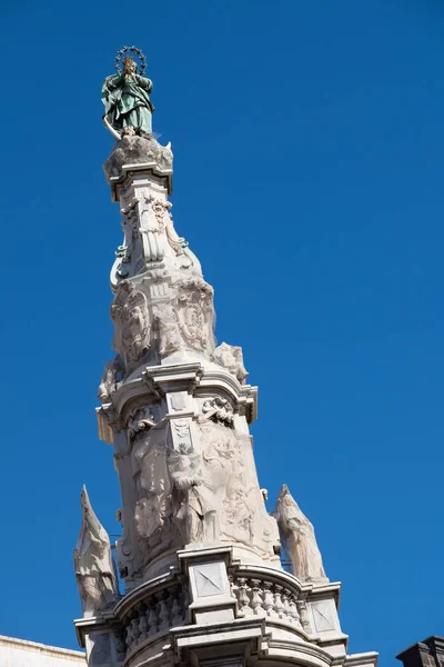 Obelisk in Neapel, Italien — Stockfoto