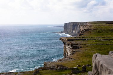 Inish daha fazla, İrlanda