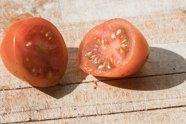 Ντομάτα κομμένα απομονωμένες — Φωτογραφία Αρχείου