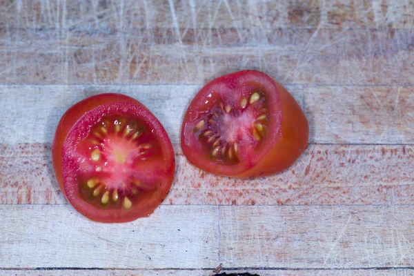 Ντομάτα κομμένα απομονωμένες — Φωτογραφία Αρχείου