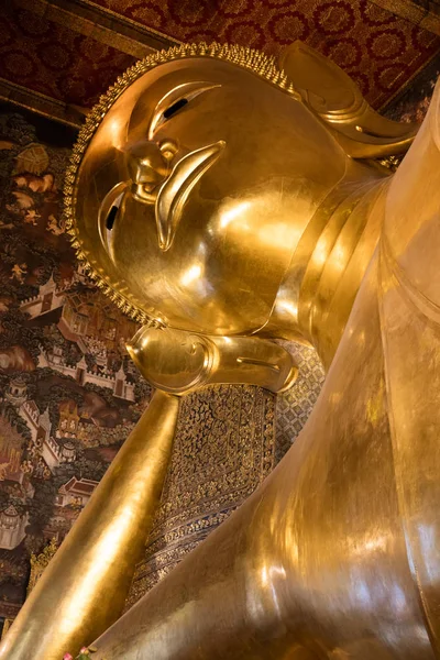 Reclinando buddha em Wat Pho — Fotografia de Stock