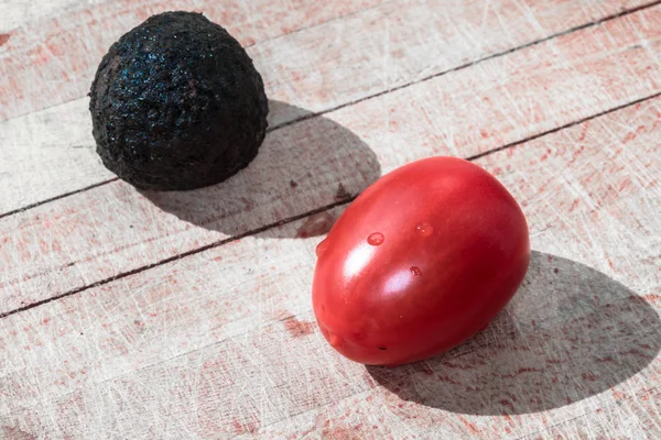 Tomate y trufa aislados — Foto de Stock