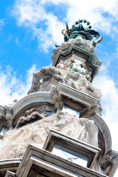 Obelisk in New Jesus square — Stock Photo, Image