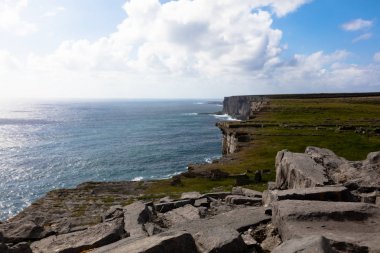 Inish daha fazla, İrlanda