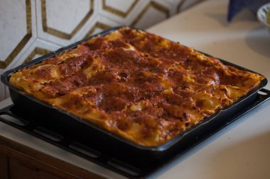 Lasgna, geleneksel yemek