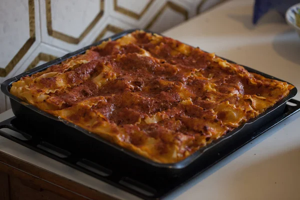 Lasgna, geleneksel yemek