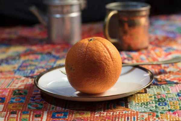 Orange Auf Einem Tisch Hintergrund Nahaufnahme Stockbild
