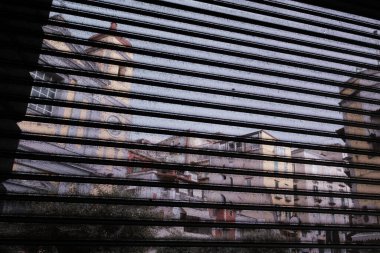 Covid 19 yaşındayken yalnız Napoli