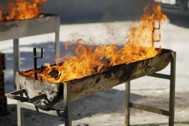 Yangın ile Rotisserie