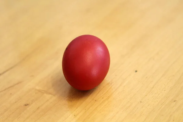 Namalované červené vajíčko — Stock fotografie