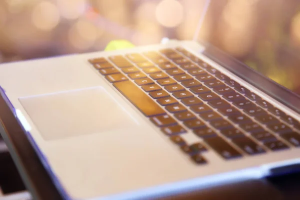 Silverlaptop siyah tuşları ile