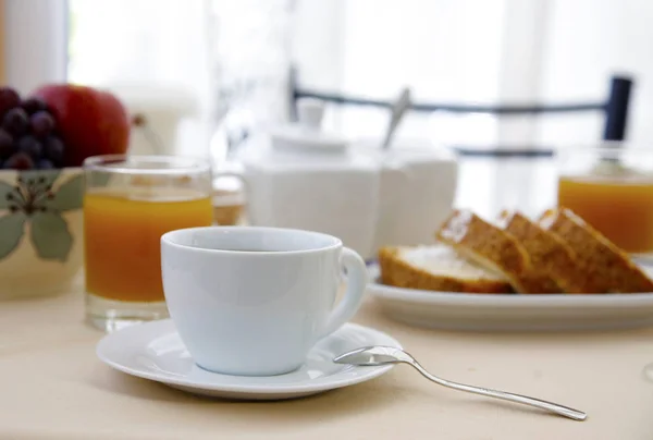 Koffie Ontbijt Met Vruchtensap Cakes Fruit — Stockfoto