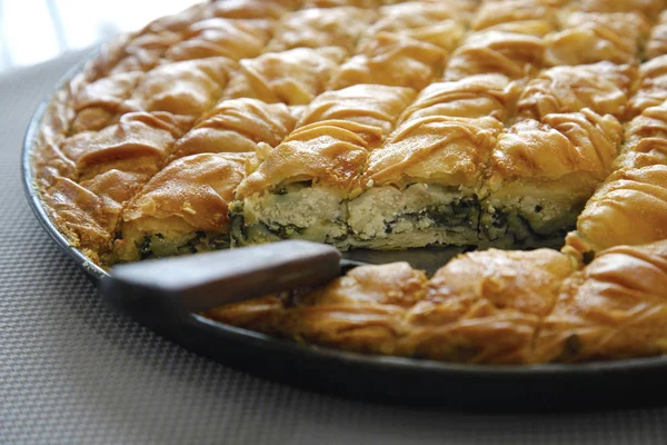 Традиционный Греческий Шпинатный Пирог Сковороде — стоковое фото