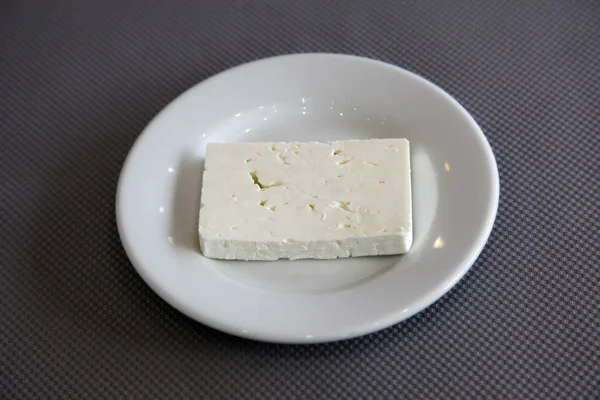 Traditioneller Griechischer Feta Käse Auf Teller — Stockfoto