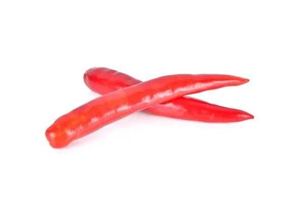 Świeże czerwone chili papryka bez łodygi na białym tle — Zdjęcie stockowe