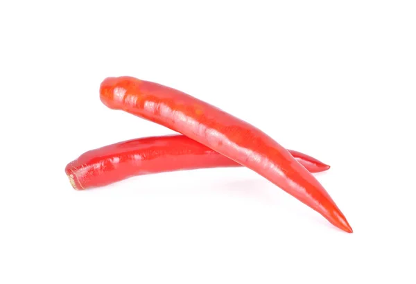 Färsk röd chili peppar utan stam på vit bakgrund — Stockfoto