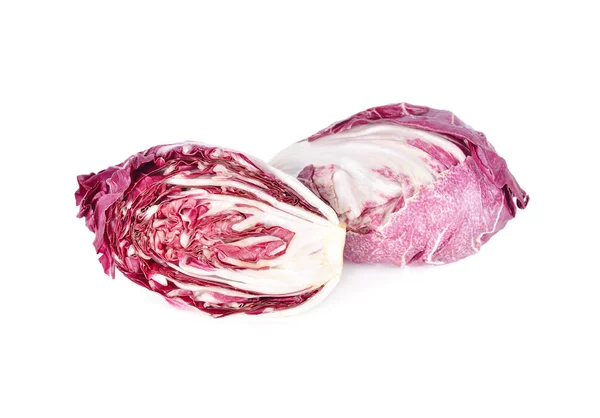 Secara keseluruhan dan setengah potong radicchio segar pada latar belakang putih Stok Gambar Bebas Royalti