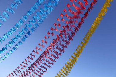 Junina parti bayrakları