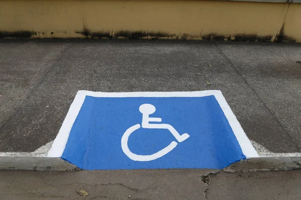 Accessibility symbol for wheelchair users — Stock Photo, Image