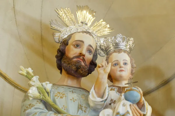 Aziz Joseph ve Katolik Kilisesi 'nden bebek İsa - Sao Jose - Menino İsa - Aziz Joseph