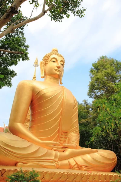 Большая статуя Будды Медитации — стоковое фото