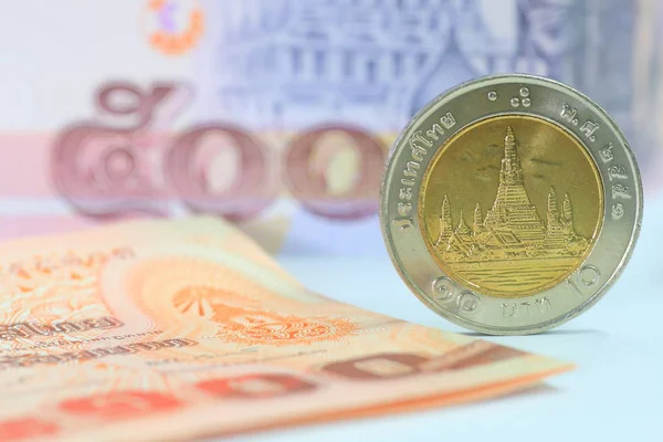 Tayland para para birimi kağıt banknot ve madeni para.