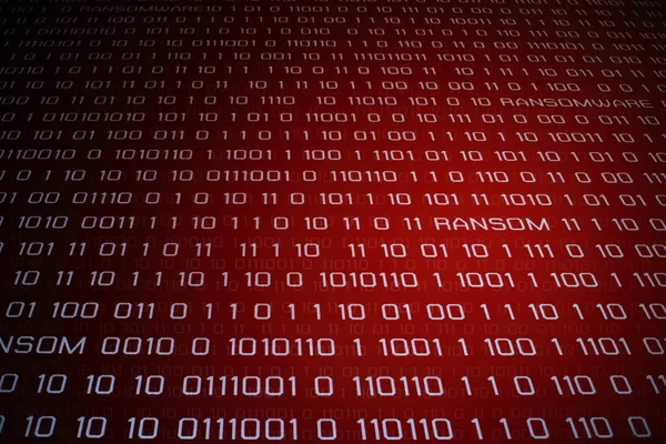 Monitor hackerato. Ransomware. Numeri digitali binari sullo schermo rosso con parola di riscatto sullo schermo . — Foto Stock