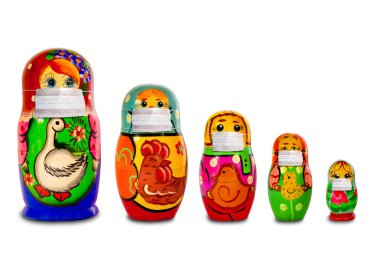 Tıbbi maskeli aile covid-19 koronavirüs salgını salgını salgın konsepti fotoğrafçılığı