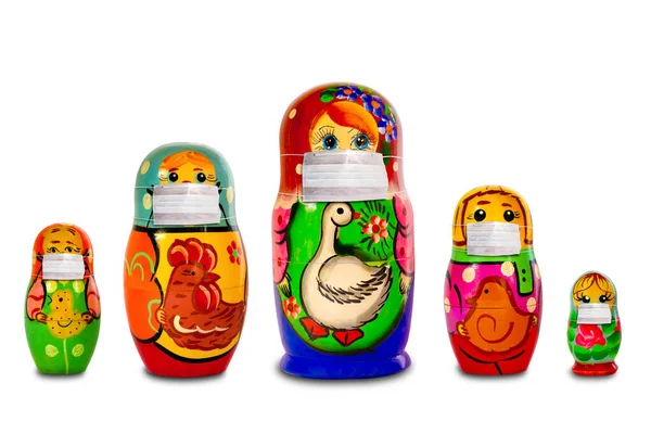 Tıbbi maskeli aile Coronavirus covid-19 salgın salgını salgın konsepti fotoğrafçılığı