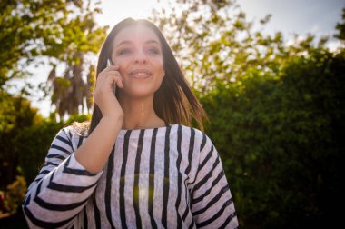 bir akıllı telefon dışında kadın