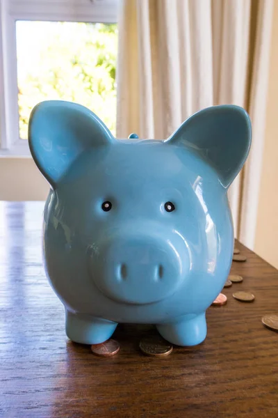 Blauwe piggy bank — Stockfoto