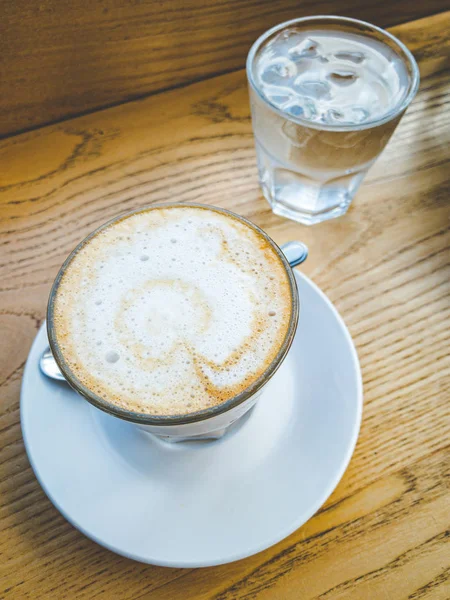 Vaso de café con leche —  Fotos de Stock