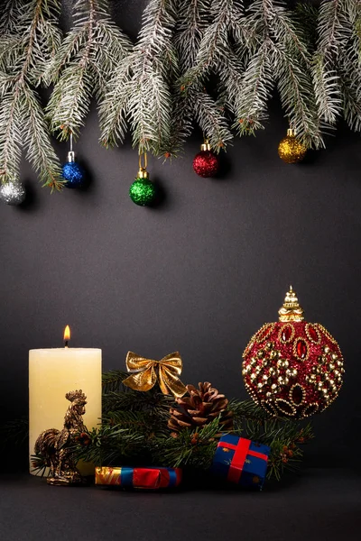 Boże Narodzenie czy nowy rok ozdoba tło: gałęzie choinkowe, — Zdjęcie stockowe