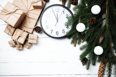 Noel kompozisyon xmas hediye swe ile yeni yıl kavramı saat