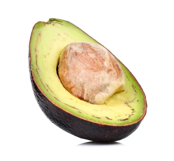 Mezzo avocado isolato sullo sfondo bianco — Foto Stock